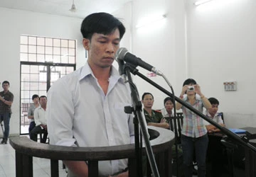 Cựu CSCĐ đánh CSGT: Bảy tháng tù ảnh 1