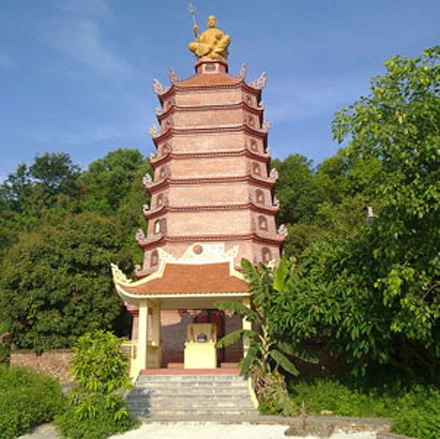 Thiền sư Vạn Hạnh: Như sương trên cỏ, thịnh suy tĩnh lòng ảnh 1