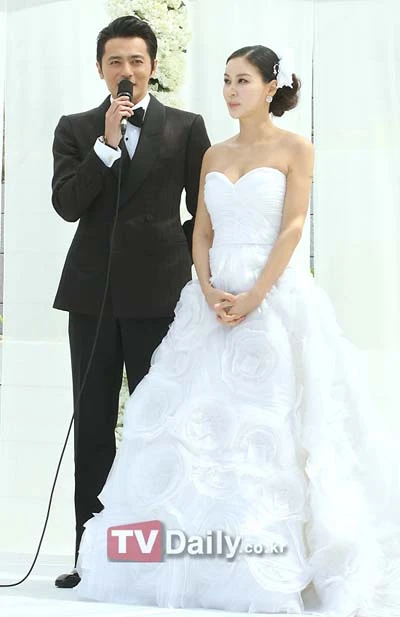 Hình ảnh đầu tiên về đám cưới Jang Dong Gun - Go So Young ảnh 8