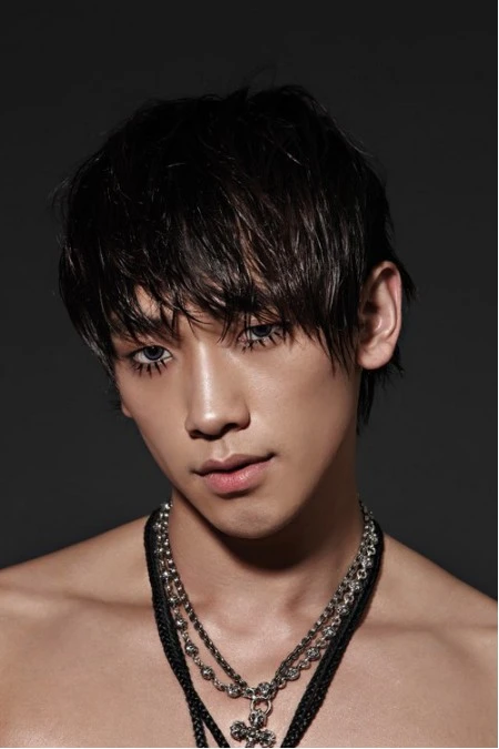 Rain tung ảnh "khoe" body đẹp mê ly và báo... tin buồn ảnh 2