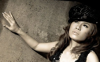 Uyên Trang trở lại nóng bỏng ảnh 6