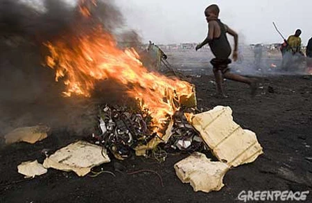 Những bãi rác thải điện tử khổng lồ ảnh 26