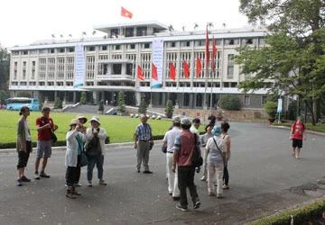 Cần bảo vệ du khách song song với quảng bá ảnh 1 Cần bảo vệ du khách song song với quảng bá ảnh 1