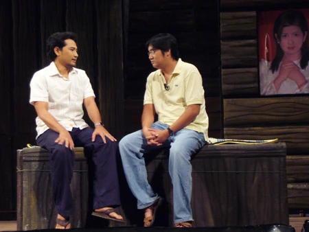 Hai người chồng gặp nhau