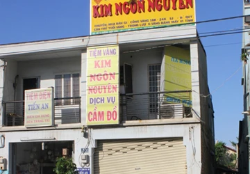 Tiệm vàng phát hỏa, bảo vệ bị cháy toàn thân ảnh 1