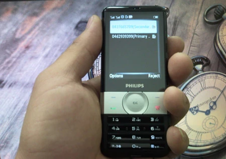 Điện thoại Philips Xenium pin siêu bền ảnh 1