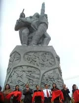 Tượng đài chiến thắng Khe Sanh. (Ảnh: V.L)