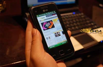 Giao diện lướt web trên máy. Ảnh: Quốc Huy.