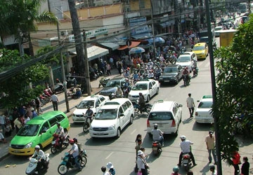 Thu phí ôtô vào trung tâm TP.HCM: Giảm đối tượng ưu tiên và thu phí cả taxi? ảnh 1