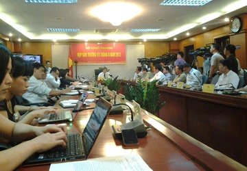 Sẽ cân nhắc điều chỉnh thuế xăng dầu ảnh 1