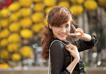 Trang Nhung khoe sắc dưới nắng xuân ảnh 1