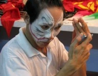 Xuân Hợi đang hóa trang vai Phàn Định Công.