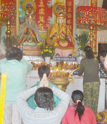 Rộ tin đồn bà Chúa Xứ về miếu Tà Ben ảnh 1
