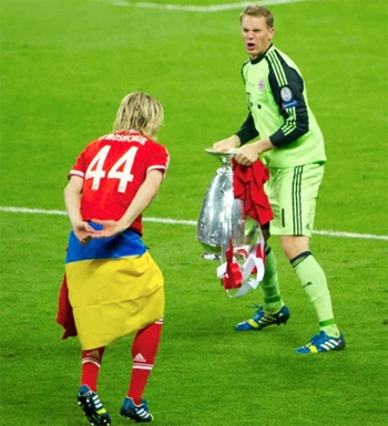 Đội hình xuất sắc nhất Champions League 2012/13 ảnh 1