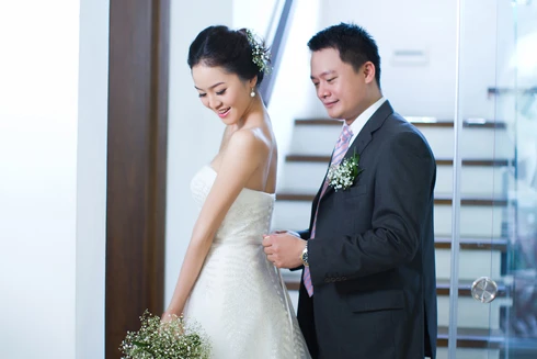 Phan Thị Lý bất ngờ lên xe hoa ảnh 7