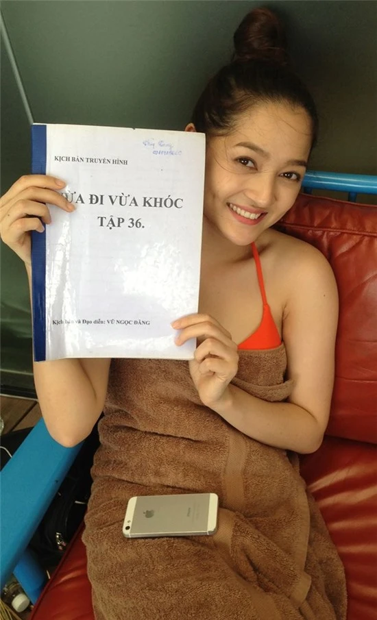 Minh Hằng, Bảo Anh diện bikini gợi cảm trên trường quay ảnh 8