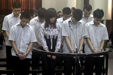 Suýt hoãn xử vụ My “sói” vì mẹ bị cáo tự ý rời tòa ảnh 1