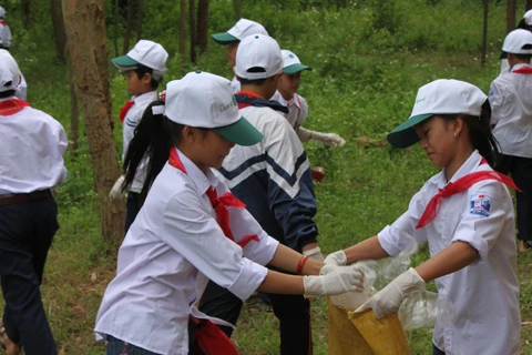 Câu chuyện về mẩu thuốc lá ở sân trường ảnh 1