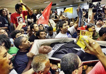 Đừng để tham nhũng giết chết phát triển ảnh 1