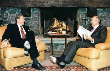 Các thế lực thù địch tiến công Đảng cộng sản Liên Xô bằng “diễn biến hòa bình” - kỳ 1 ảnh 1