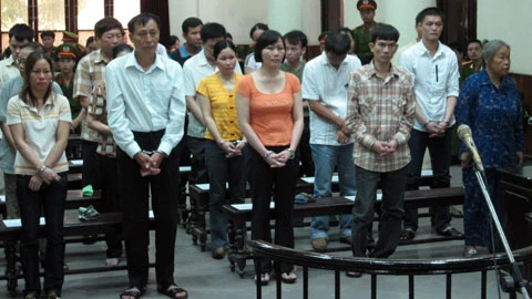 Các bị cáo tại tòa.