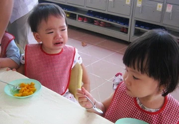 Làm thế nào khi trẻ sợ... đi học? ảnh 1