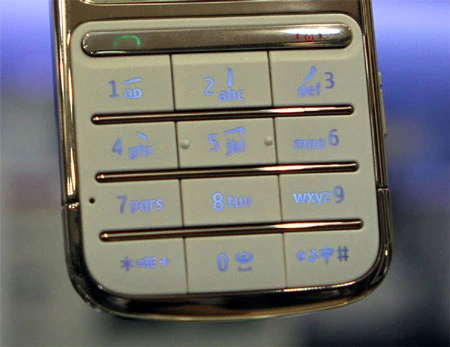 Nokia C3-01 mạ vàng chính hãng giá 7 triệu đồng ảnh 9