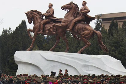 Triều Tiên chi 850 triệu USD phóng tên lửa ảnh 2