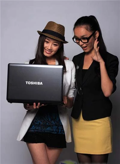 Toshiba Satellite L500 với màn HD 16 inch, trang bị CPU Intel Pentium Dual-core, RAM DDR2, HDD 250 GB.