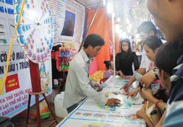 Vào hội chợ đánh bạc! ảnh 1 Vào hội chợ đánh bạc! ảnh 1
