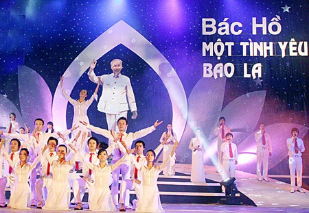 TPHCM tổ chức nhiều hoạt động VHNT kỷ niệm ngày sinh nhật Bác ảnh 1