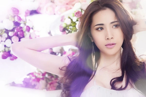 Vẻ cuốn hút khó cưỡng của Thủy Tiên ảnh 7
