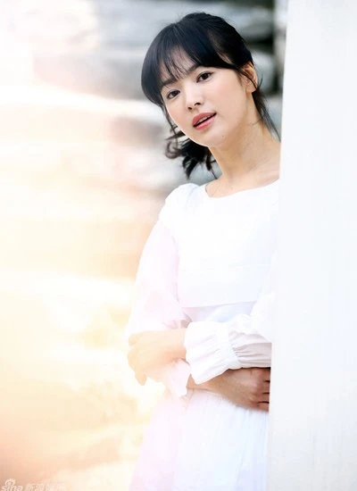 Song Hye Kyo đầy đặn trong áo tắm thuở 16 ảnh 3