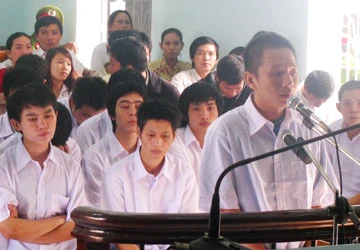 Bình Dương: Tùng gà lãnh bốn năm sáu tháng tù ảnh 1