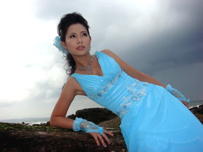 "Tiền cát sê bèo bọt chẳng đủ tôi trang trải cho cuộc sống"