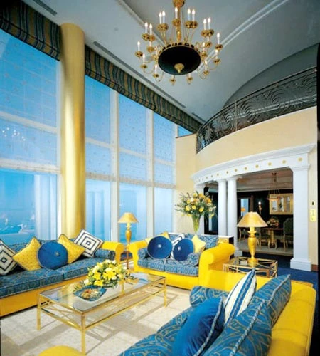 Vào trong tháp Dubai chọc trời vừa bị sét đánh ảnh 14