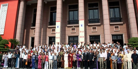 ĐH Hội nhà văn: Lần đầu tiên bầu đủ 15 uỷ viên BCH sau 20 năm ảnh 1 ĐH Hội nhà văn: Lần đầu tiên bầu đủ 15 uỷ viên BCH sau 20 năm ảnh 1