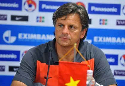 HLV Goetz đau đầu hậu VFF Cup ảnh 1