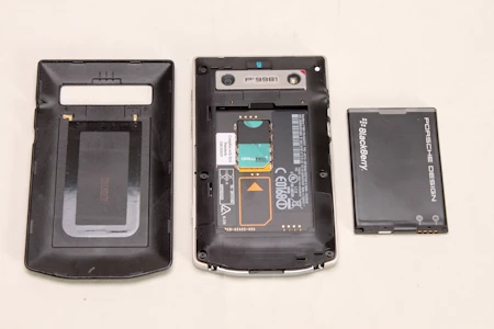 Trên tay BlackBerry Porsche Design P’9981 chính hãng ảnh 12