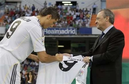 10 sự kiện tiêu biểu của bóng đá thế giới năm 2009 ảnh 2 10 sự kiện tiêu biểu của bóng đá thế giới năm 2009 ảnh 2