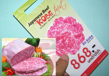 Bò Kobe… lậu theo nhau vào nhà hàng ảnh 1