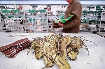 Xem giày nghìn đô được làm ra thế nào? ảnh 4