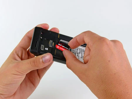 “Mổ xẻ” điện thoại Motorola Droid 3 ảnh 6