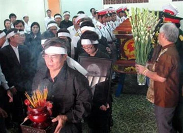 Di quan nguyên Thủ tướng Võ Văn Kiệt từ bệnh viện đến Dinh Thống Nhất