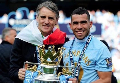Man City chuẩn bị "thanh lý" Tevez và Adebayor ảnh 1