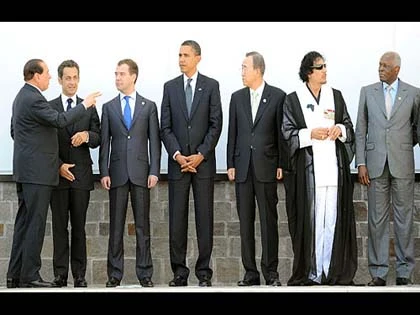 Thời trang "quái" của ông Gaddafi ảnh 3