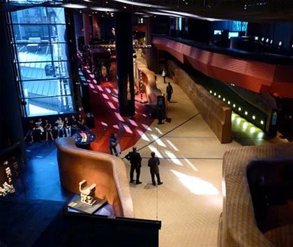 Tại sao đèn flash bị cấm dùng trong viện bảo tàng ảnh 2