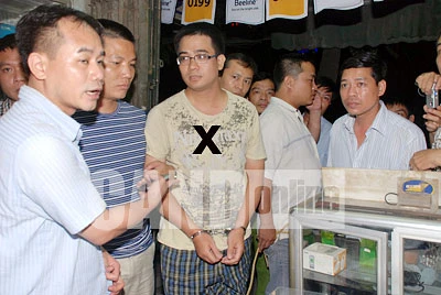 Chùm ảnh: Truy bắt kẻ cắt đầu người yêu ảnh 1