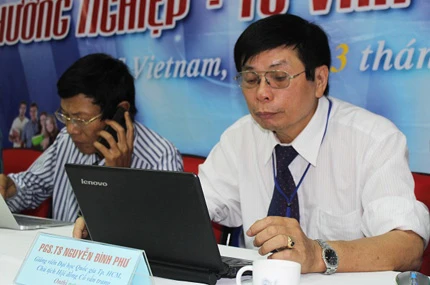 Trực tuyến "Chọn trường và cách ghi hồ sơ dự thi". ảnh 5