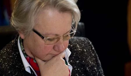 Bộ trưởng Giáo dục Đức bị tước bằng tiến sĩ vì đạo văn ảnh 1